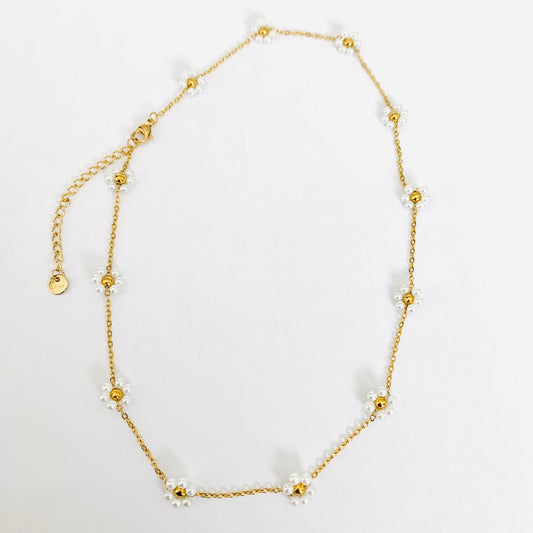 Daisy Chain Necklace with Pearls