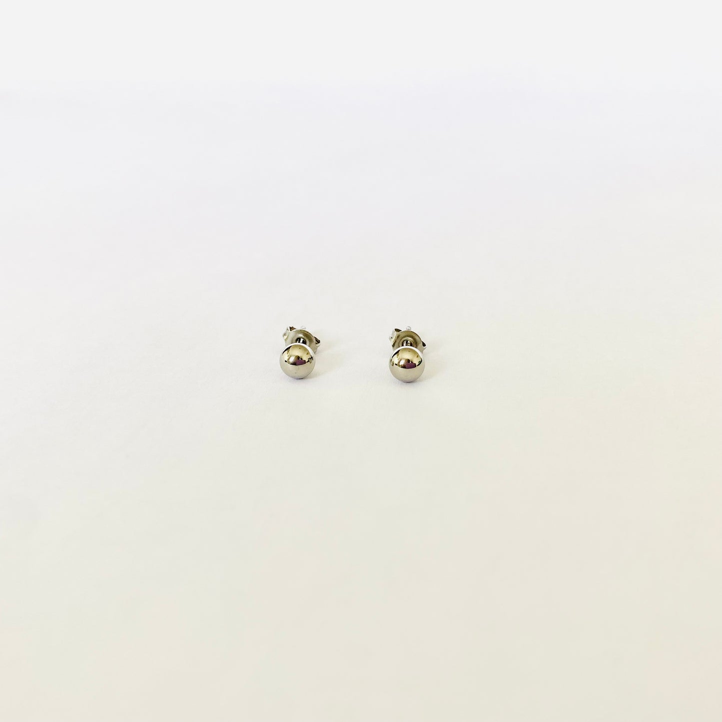 Silver Sphere Studs (5mm)