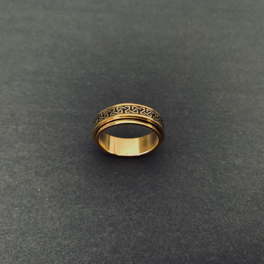 Gold-toned Celtic Knot Spinner Ring