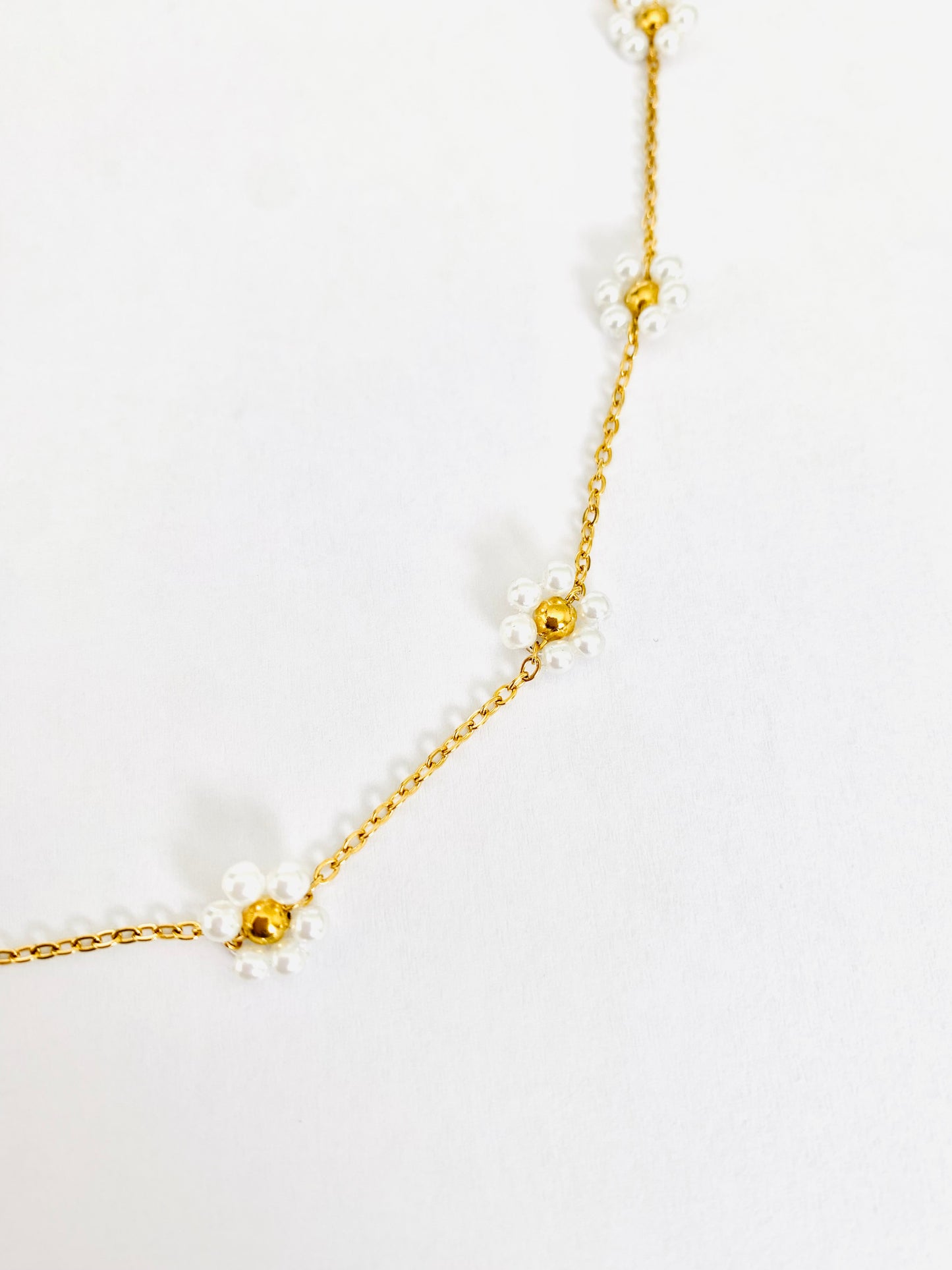 Daisy Chain Necklace with Pearls