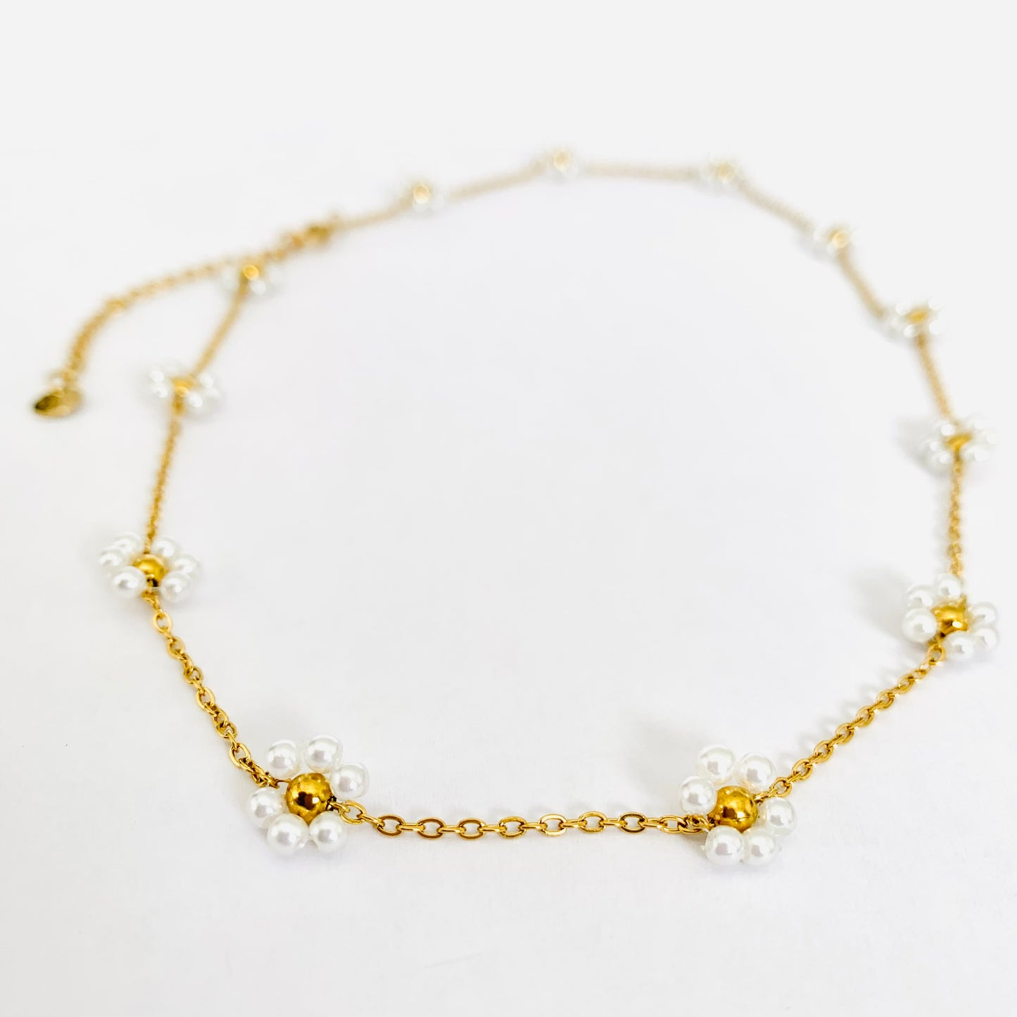 Daisy Chain Necklace with Pearls