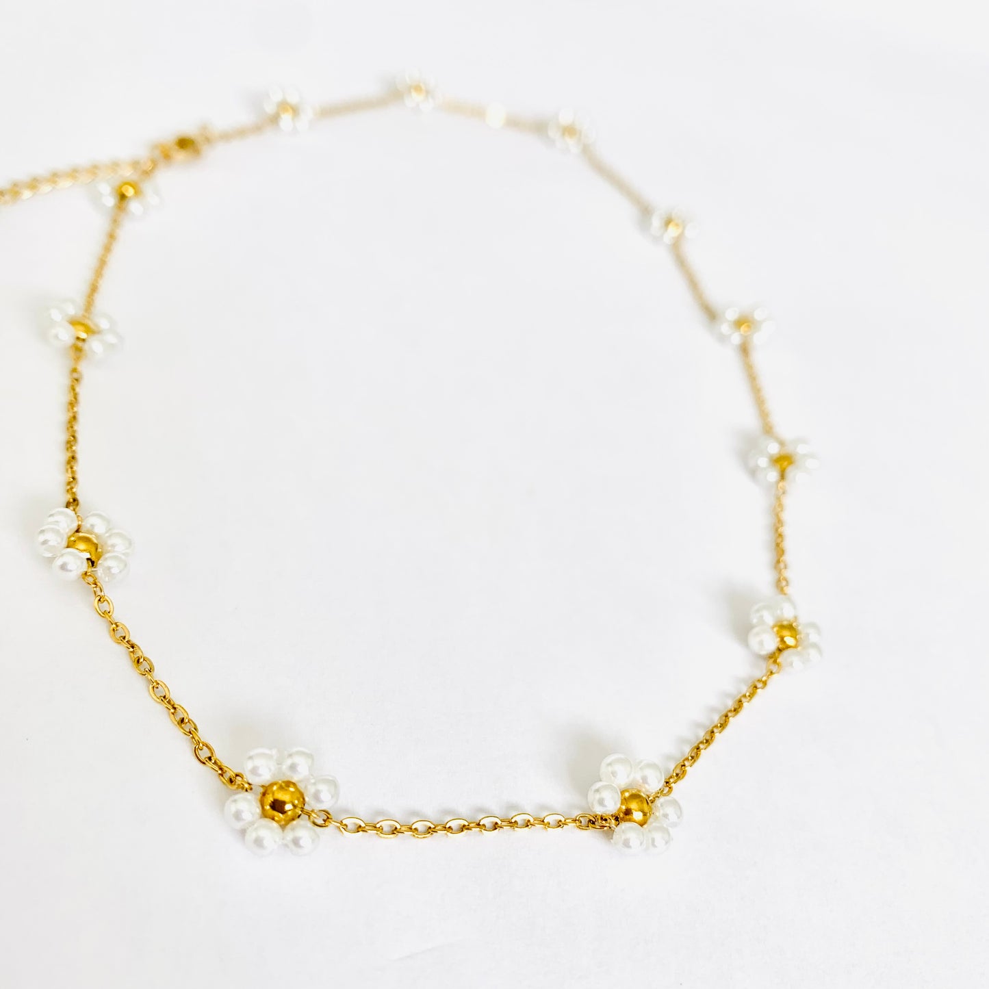 Daisy Chain Necklace with Pearls
