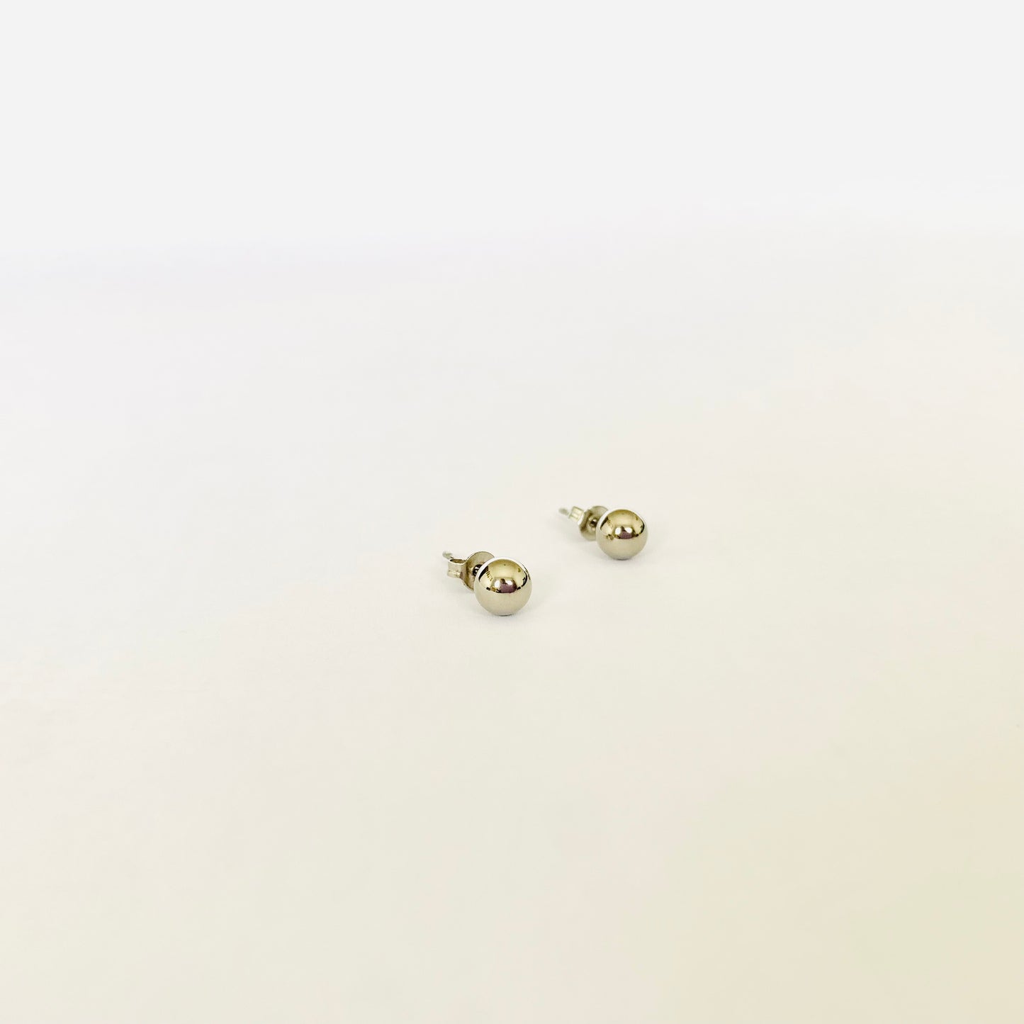Silver Sphere Studs (6mm)
