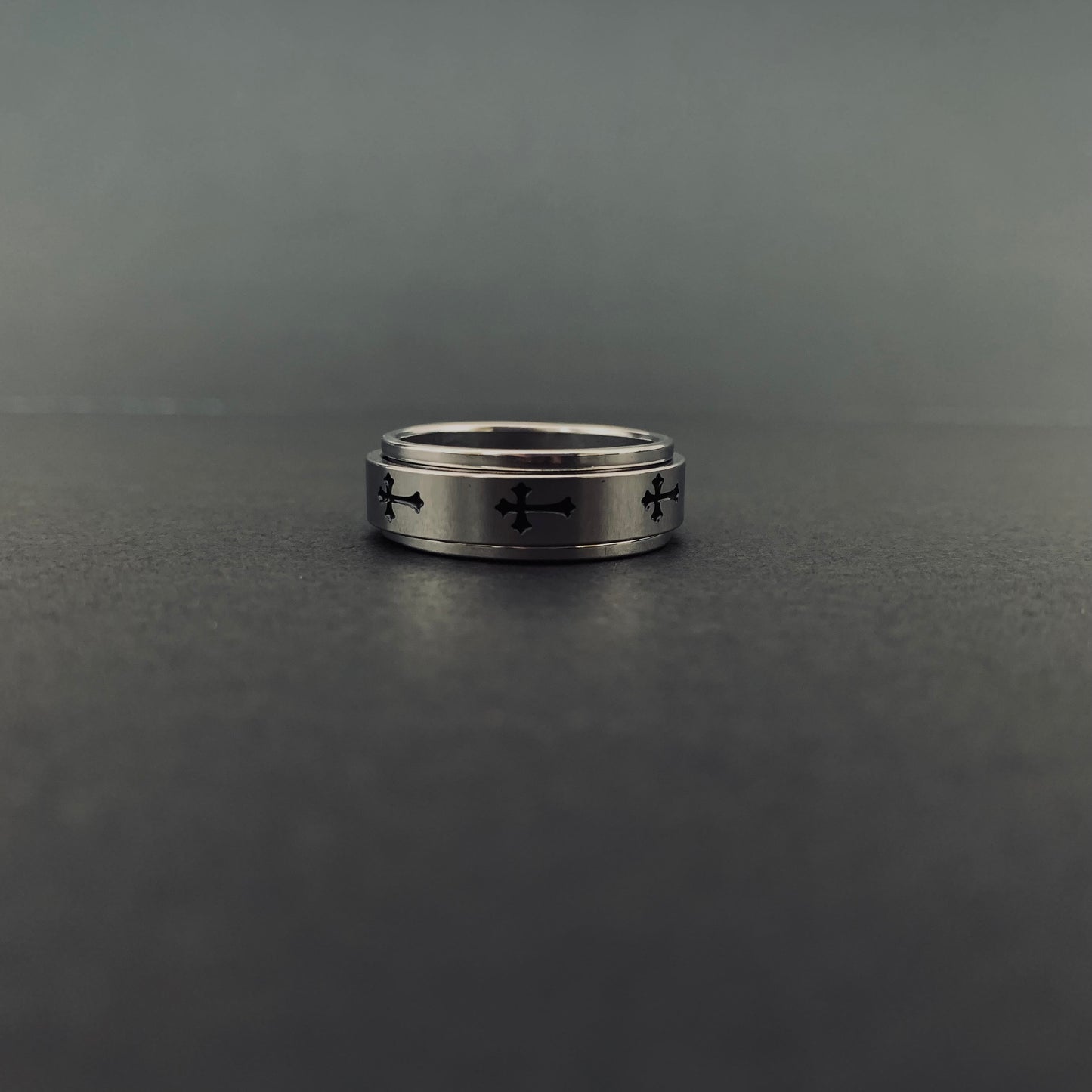 Cross Spinner Ring