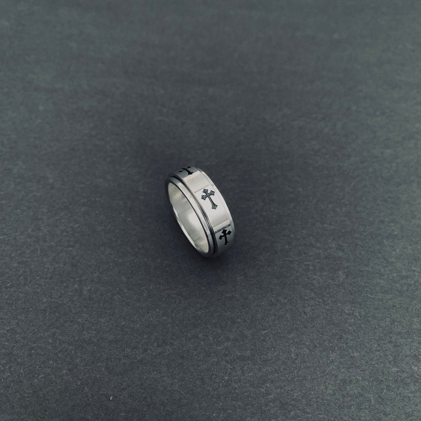 Cross Spinner Ring