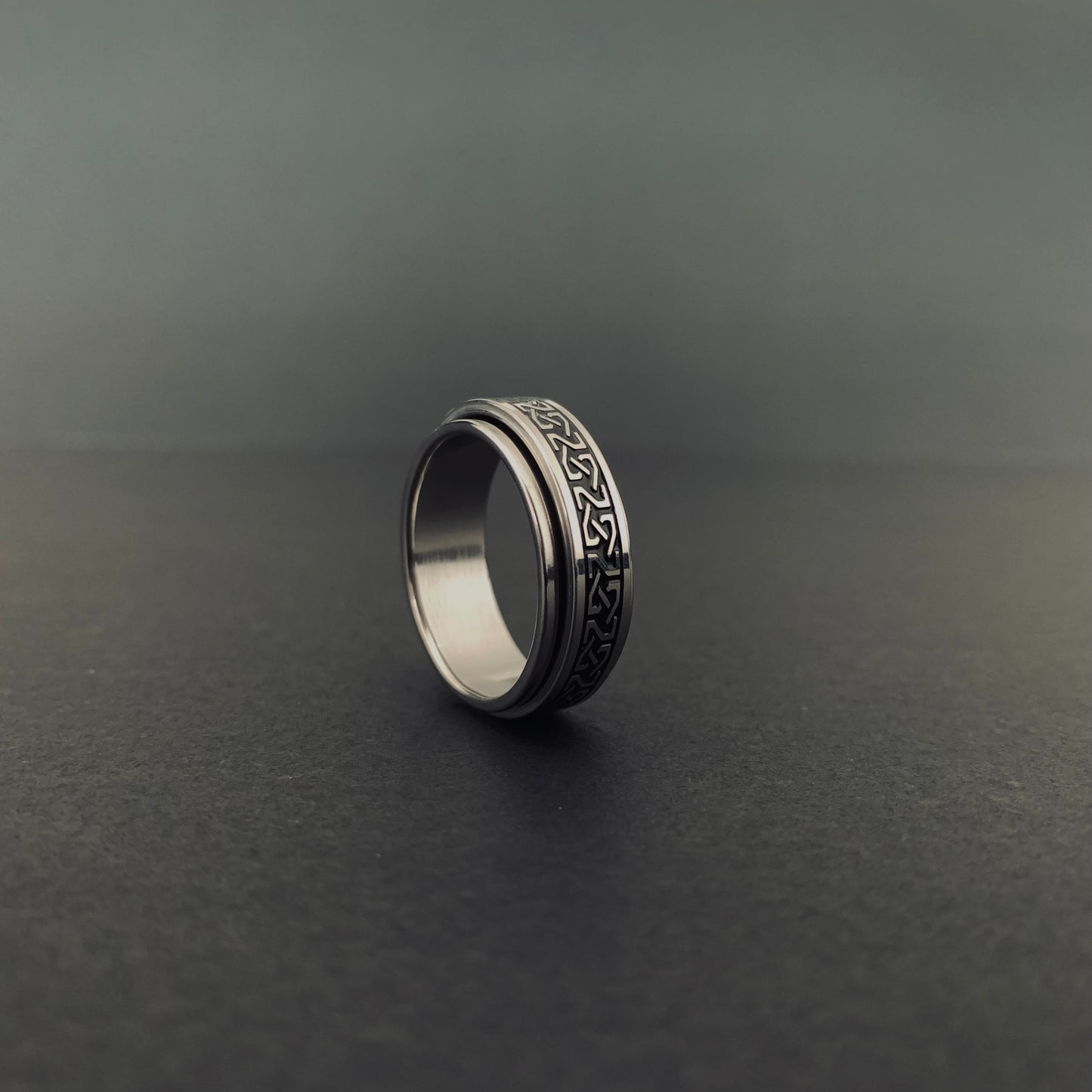 Silver-toned Celtic Knot Spinner Ring