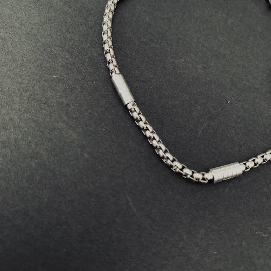 Silver-toned Link Chain Bracelet