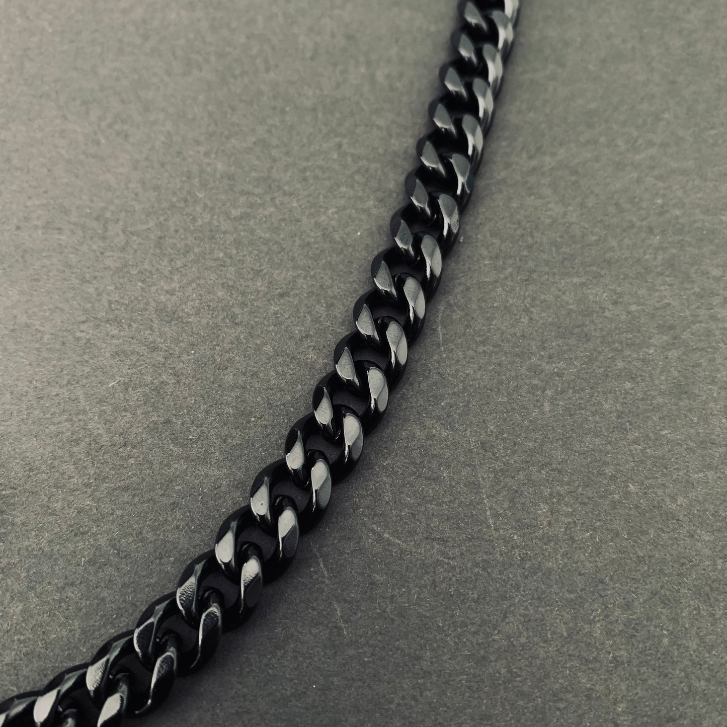 Black Curb Chain Bracelet (9mm)