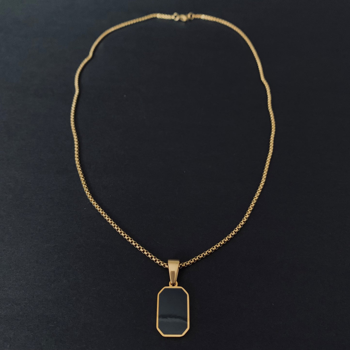 Gold Onyx Pendant Chain Necklace