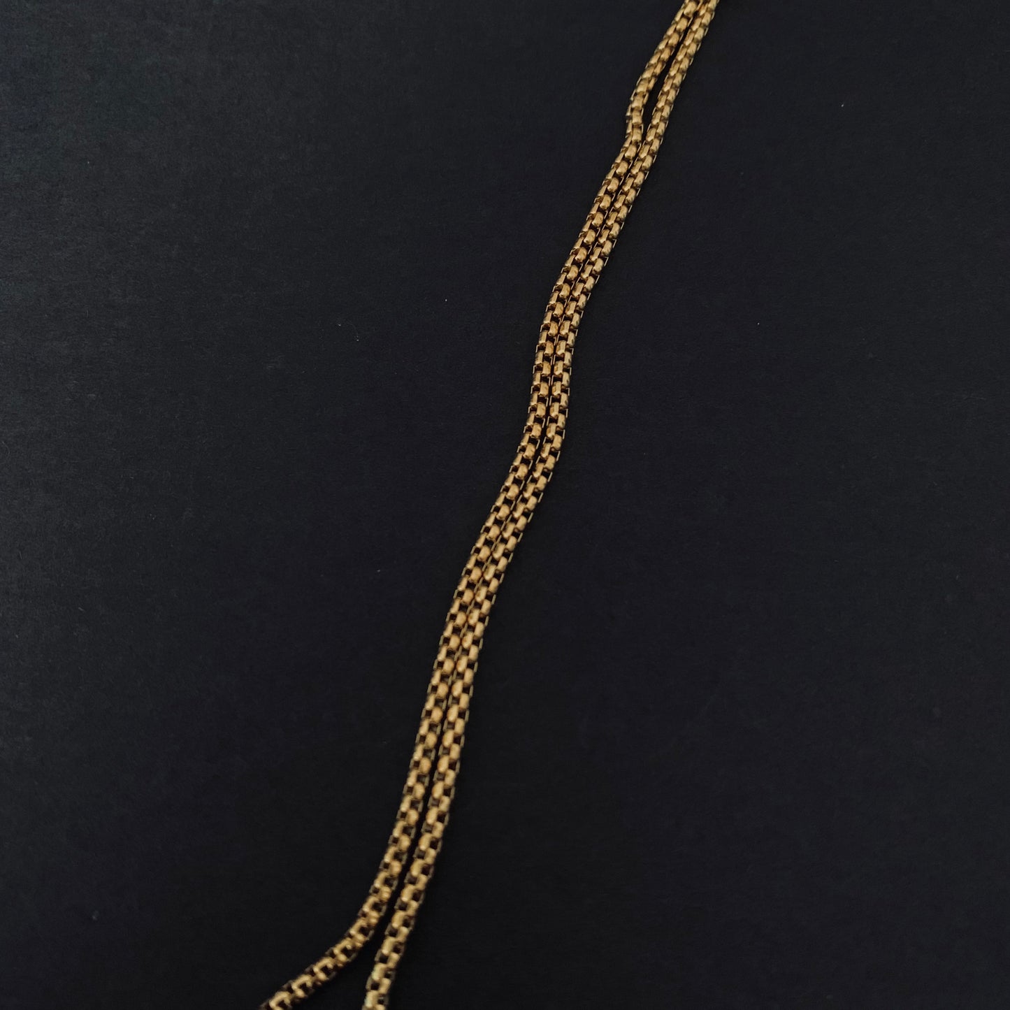 Gold Onyx Pendant Chain Necklace