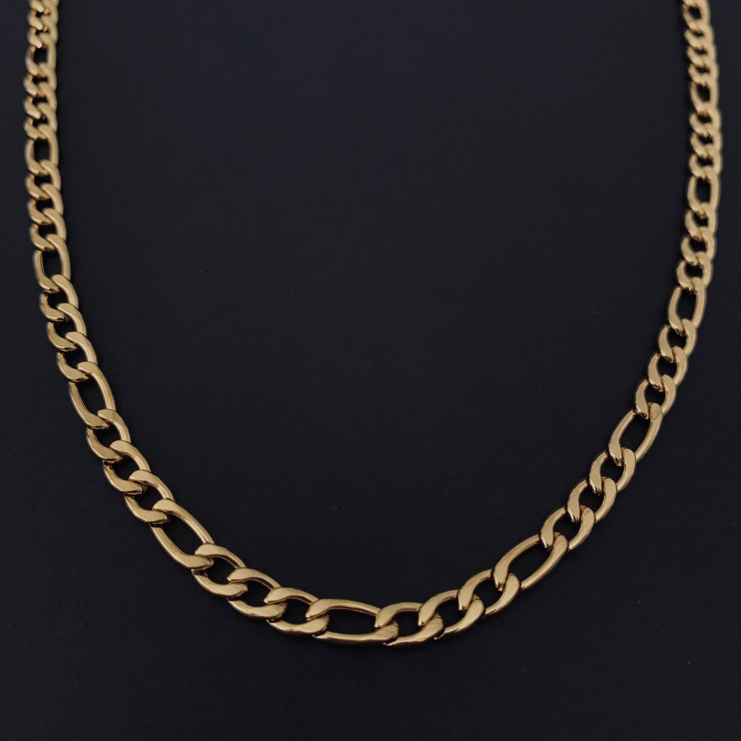 Gold Figaro Chain Necklace (450x5)