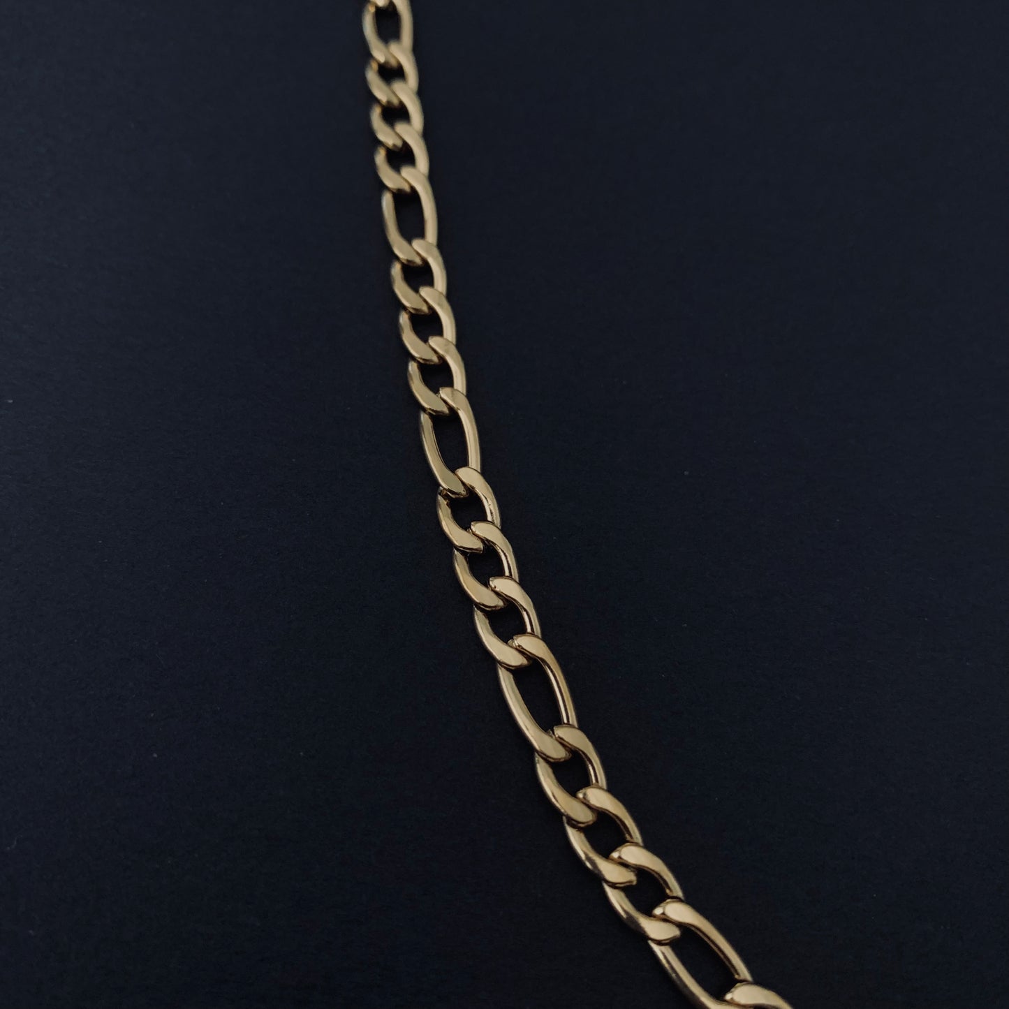Gold Figaro Chain Necklace (450x5)